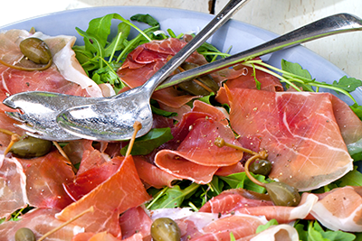 Sallad med rödvinsmarinerad Prosciutto